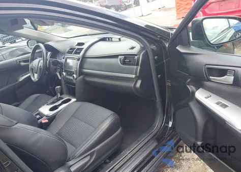 2014 Toyota Camry Se z USA, uszkodzony, nr VIN 4T1BF1FK1EU865335